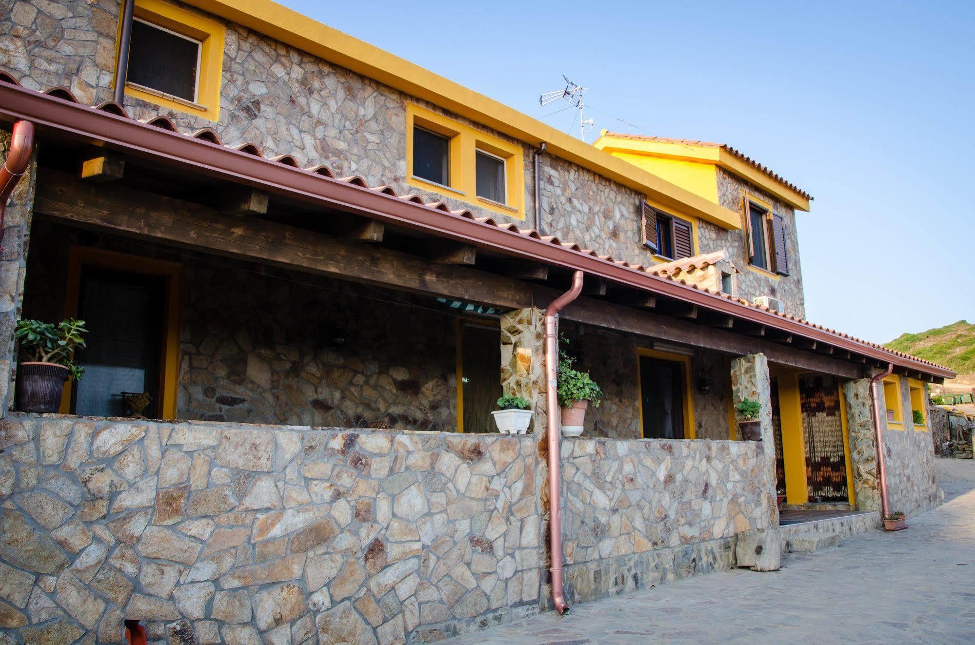 Villa L'Aquila Arbus Exterior foto